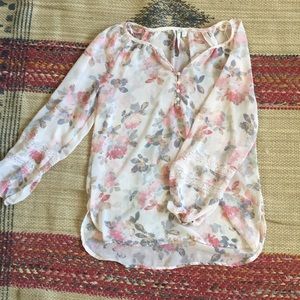 Sheer Floral Shirt EUC 💐💗